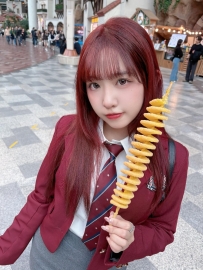 夏日限定清涼感！Ashley「運動服綁馬尾」青春洋溢