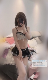 台北蘿莉送茶：小杏154.C.19歲 敲可愛學生妹 小隻甜美