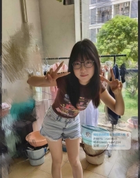 文靜反差高中生：晴晴157.C.44.18歲 嬌小骨感身材 C杯小巧精緻