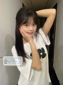 嬌小學生妹：晴天155.C.44.21歲 清純無辜的臉龐笑容甜美可人